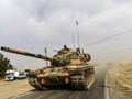 Xe tăng Thổ Nhĩ Kỳ tiến vào tây bắc Syria.