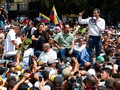 Lãnh đạo phe đối lập với chính phủ Venezuela, tổng thống tự xưng Juan Guaido phát biểu trong một cuộc biểu tình.