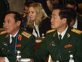 Phái đoàn quân sự của Việt Nam sang thăm Nga dưới sự dẫn đầu của Bộ trưởng Ngô Xuân Lịch.