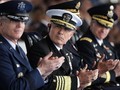 Đô đốc Harry Harris (ngồi giữa), Tư lệnh Bộ Tư lệnh Thái Bình Dương Mỹ. Nguồn ảnh: Getty Images.