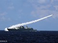 Tàu chiến, máy bay Trung Quốc bắn tên lửa thật trong tập trận ở Biển Đông.