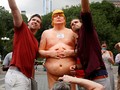 Tượng Donald Trump khỏa thân có thể bán được 20 ngàn USD