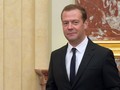 Medvedev: Nga không thể cho phép mình sống trong nợ nần như nước khác