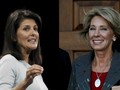 Donald Trump bổ nhiệm hai chức vụ quan trọng trong chính quyền mới là các bà Nikki Haley và Betsy DeVos.