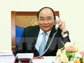 Thủ tướng Nguyễn Xuân Phúc điện đàm với Tổng thống đắc cử Hoa Kỳ Donald Trump. (Ảnh: Thống Nhất/TTXVN).