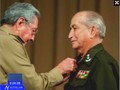 Chủ tịch Cuba Raul Castro (trái) và Bộ trưởng Nội vụ Fernandez Gondin. (Nguồn: Reuters)