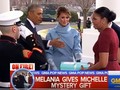 Truyền thông Mỹ tò mò về gói quà vợ ông Trump tặng vợ ông Obama