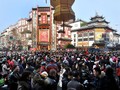 Người dân Trung Quốc vui chơi đón tết ở Thượng Hải.