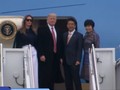 Thủ tướng Nhật Bản Abe đi chuyên cơ của Tổng thống Trump đến Lorida.