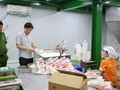 Công an đột kích xưởng sản xuất 71.000 lít dầu ăn, 40 tấn mì chính giả
