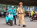 Hàng nghìn shipper, tài xế xe công nghệ vi phạm giao thông bị CSGT xử lý trong 1 tháng