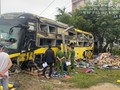 Lật xe khách giường nằm, 9 người tử vong, 15 người bị thương