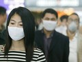 Mang 3 lớp khẩu trang y tế để ngăn ngừa nhiễm virus nCoV. Ảnh minh họa: Internet