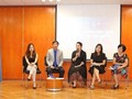 Các diễn giả trong buổi tọa đàm đầu tiên với chủ đề “Startup Việt – Gọi vốn” sáng 28/9. Từ trái qua phải: Lê Hàn Tuệ Lâm – Giám đốc Việt Nam của Quỹ Nextrans Hàn Quốc; PGS.TS Trần Văn Nam, Trưởng Khoa Luật, Đại học Kinh tế Quốc dân (đồng chủ trì); Nguyễn