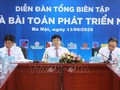 Đoàn Chủ tịch điều hành Diễn đàn. Ảnh: Thành Đạt/TTXVN