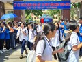 Các thí sinh tỉnh Hải Phòng hoàn thành phần phi môn Ngữ Văn sáng 16/7. Ảnh: Lao động