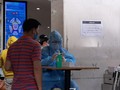 Kiểm soát y tế tại BV. Ảnh: Nguyễn Trăm