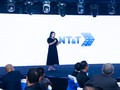 Bà Võ Thuỵ Cam Tuyền, Phó Chủ tịch Hội đồng Sáng lập, Giám đốc Điều hành của NT&T JSC giới thiệu bộ nhận diện thương hiệu mới. Ảnh: NT&T JSC.