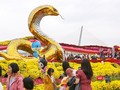 Linh vật rắn trên công viên bờ Tây cầu Rồng (TP Đà Nẵng)