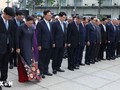 Lãnh đạo Đảng, Nhà nước dâng hương tưởng nhớ Chủ tịch Hồ Chí Minh và Chủ tịch Tôn Đức Thắng