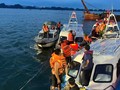 Công tác tìm kiếm cứu hộ cứu nạn trên Vịnh Hạ Long vẫn đang được triển khai. Ảnh: Cổng thông tin điện tử Quảng Ninh.
