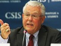 Giáo sư Carl Thayer
