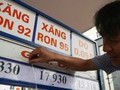 Giá xăng hiện đang ở mức 17.300 đồng/lít sau lần điều chỉnh vào hôm 3/9. Ảnh: VNE