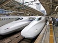 Tàu cao tốc Shinkansen của Nhật Bản - Ảnh: AP