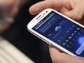 76% người dùng Internet tại VN lên mạng hằng ngày bằng các thiết bị di động. Ảnh: Reuters.