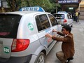 Sợ bị “tuýt còi”, hàng loạt hãng taxi hứa sẽ giảm giá cước