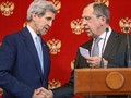 Ngoại trưởng Mỹ John Kerry (bên trái) và Ngoại trưởng Nga Sergei Lavrov.