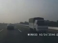 Clip xe tải phóng ngược chiều trên cao tốc 120 km/h Hà Nội - Hải Phòng
