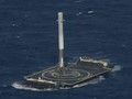 Tên lửa của SpaceX hạ cánh thành công xuống bệ nổi giữa biển. Ảnh: SpaceX