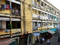 Chung cư Vĩnh Hội là một trong những chung cư cũ đã xuống cấp trên địa bàn quận 4, TP.HCM. Ảnh: HTD