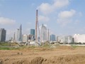 Trung tâm TPHCM nhìn từ khu Thủ Thiêm nơi đang có nhiều dự án phát triển hạ tầng đô thị - Ảnh: Văn Nam