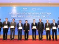 Phó Thủ tướng Phạm Bình Minh trao kỷ niệm chương ghi danh 8 nhà tài trợ đặc biệt cho APEC Việt Nam 2017