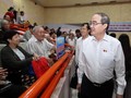 Bí thư Thành ủy TPHCM Nguyễn Thiện Nhân tiếp xúc cử tri quận 2. Nguồn: NLĐ