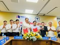 Ông Đào Hồng Tuyển trao tặng ý tưởng, bản quyền dự án đại lộ ven sông Sài Gòn cho ông Hồ Minh Hoàng (Nguồn: Tập đoàn Đèo Cả)