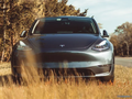 Tesla giảm mạnh giá xe điện, khách hàng tức giận vì xe mất giá quá nhanh (Ảnh: Slash Gear)