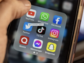Hướng dẫn tải video Youtube về chiếc iPhone của bạn (Ảnh: BGR)