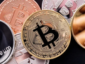 Bitcoin chạm mức thấp nhất 2 năm