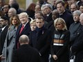 Các nhà lãnh đạo thế giới chào đón Tổng thống Nga Vladimir Putin tới tham dự lễ kỷ niệm 100 năm kết thúc Chiến tranh thế giới thứ nhất tại Khải Hoàn Môn ở Paris (Ảnh: AP)