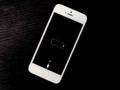 Xài pin cho đến khi còn 0% và sạc đầy lại 100% là cách khắc phục lỗi iPhone bị sập nguồn khi còn pin