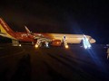 Máy bay của Vietjet gặp sự cố nghiêm trọng  khiến hành khách phải thoát hiểm bằng cửa phao khi máy bay đáp xuống sân bay Buôn Ma Thuột (ảnh bạn đọc)