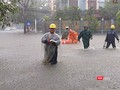Mưa lớn kéo dài khiến nhiều khu vực của TP Đà Nẵng chìm sâu trong nước.