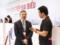 GS.TS Phạm Minh Thông Chủ tịch Hội Điện quang và Y học hạt nhân Việt Nam (bìa trái) trả lời  phỏng vấn VietTimes