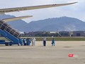 Lực lượng y tế kiểm soát bệnh tật Đà Nẵng đón công dân từ Hàn Quốc về nước tại sân bay Đà Nẵng.