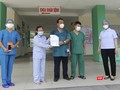 Bệnh nhân mắc COVID-19 thứ 445 điều trị tại Bệnh viện Phổi Đà Nẵng trong buổi xuất viện sáng 12/8.