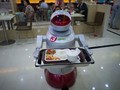 Nhà hàng It's More Teatime Than Terminator tại Côn Sơn, Trung Quốc có hàng chục robot bé nhỏ dễ thương có thể nấu nướng và phục vụ. (Nguồn: Sputnik)