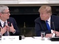 CEO của Apple Tim Cook (trái) và Tổng thống Donald Trump (phải). Ảnh: 9to5Google